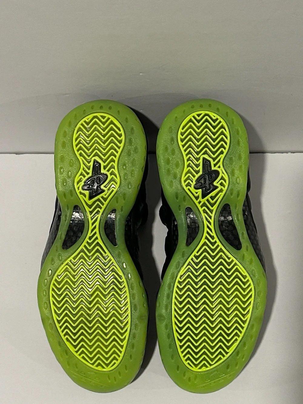 Nike Air Foamposite One 'Black Volt' (HF2902-001) Sz: 8